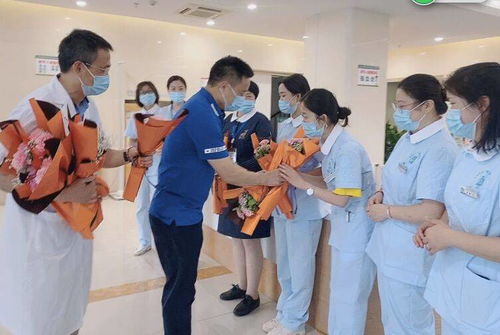 致敬白衣天使，關愛基層醫(yī)療——付真會書記慰問中和社區(qū)衛(wèi)生服務中心護士紀實